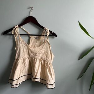 Adjustable string tank top. Light and airy ☁️🌿